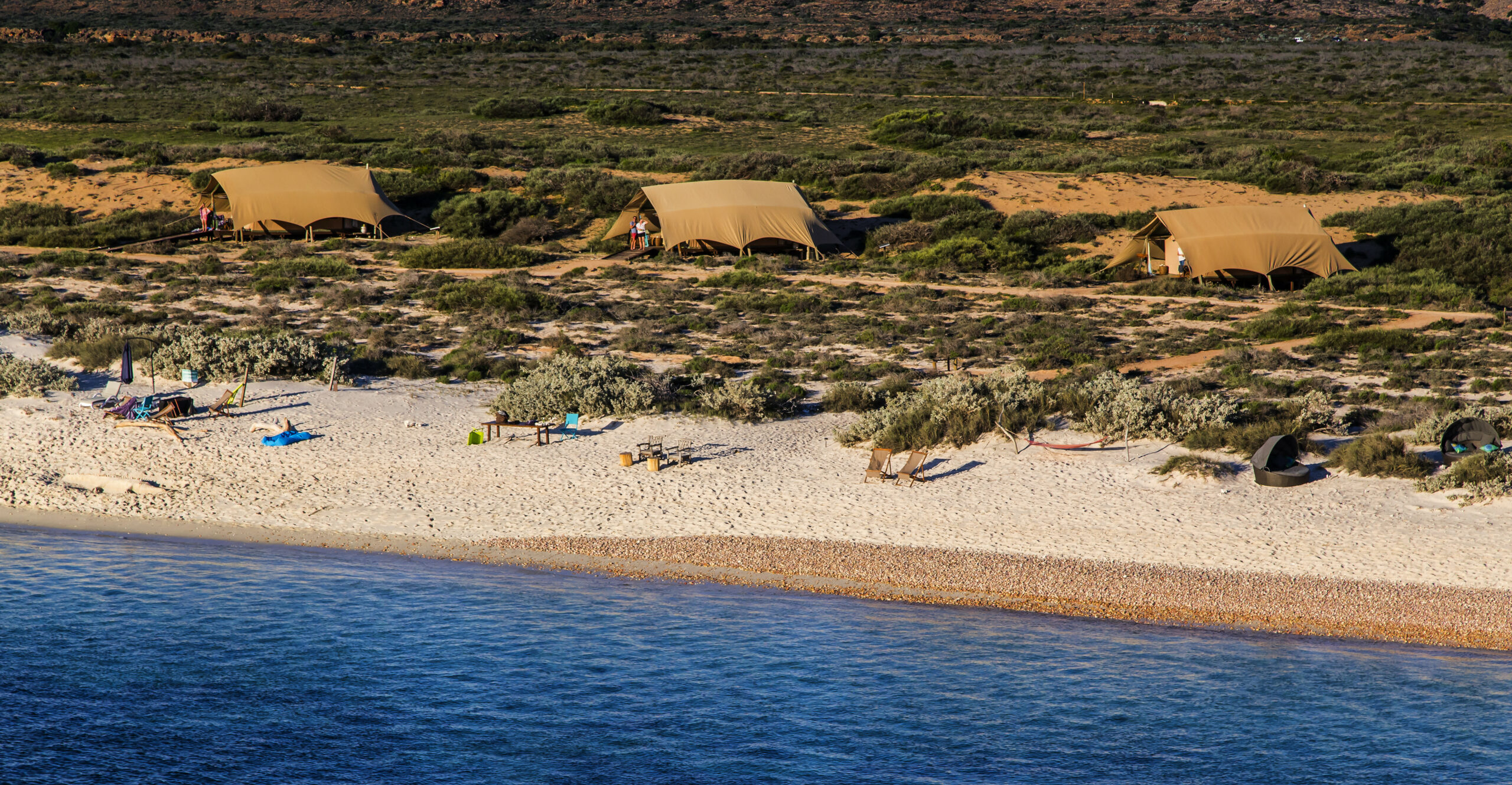 aerial shot of ningaloo reef tents
